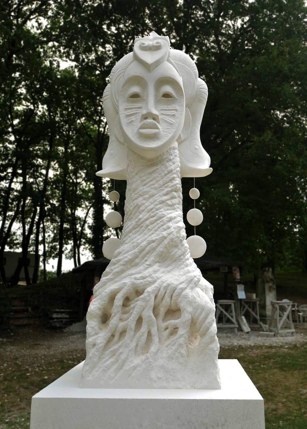 Rapha et sa sculpture Hakili